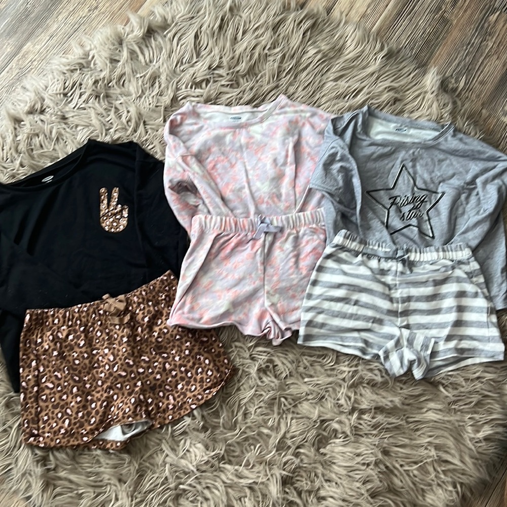 Long sleeve/shorts pajamas